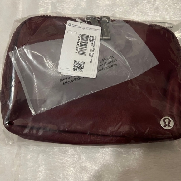 NWT LULULEMON EVERYWHERE BELT BAG LARGE 2L MERLOT - Picture 3 of 5